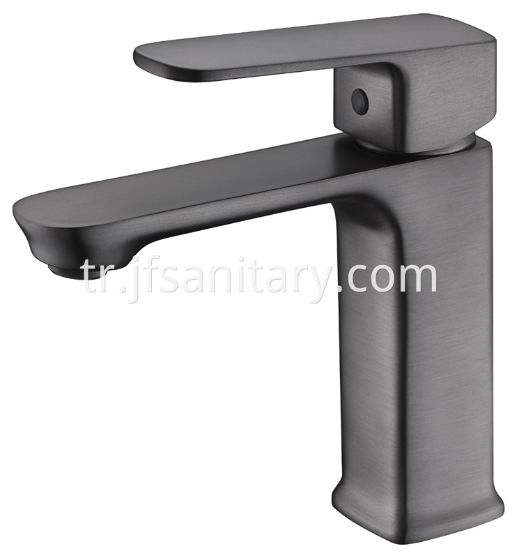 Single hole basin faucet made of brass